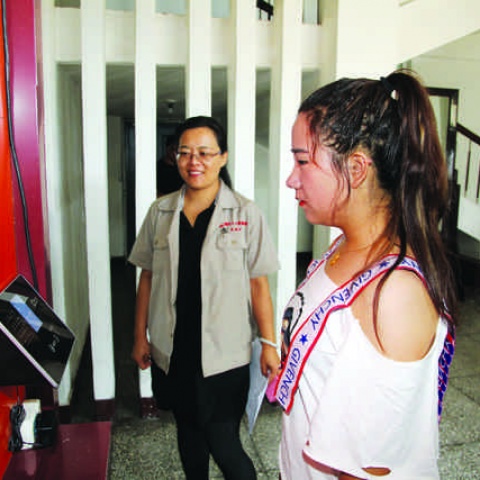 為加強(qiáng)公司機(jī)關(guān)基礎(chǔ)管理，公司機(jī)關(guān)自本月1日起實(shí)行考勤刷臉管理制度